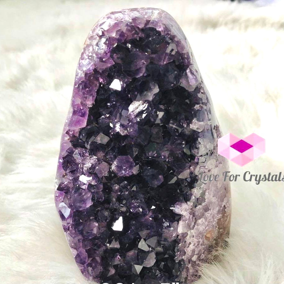 Crystal Geodes