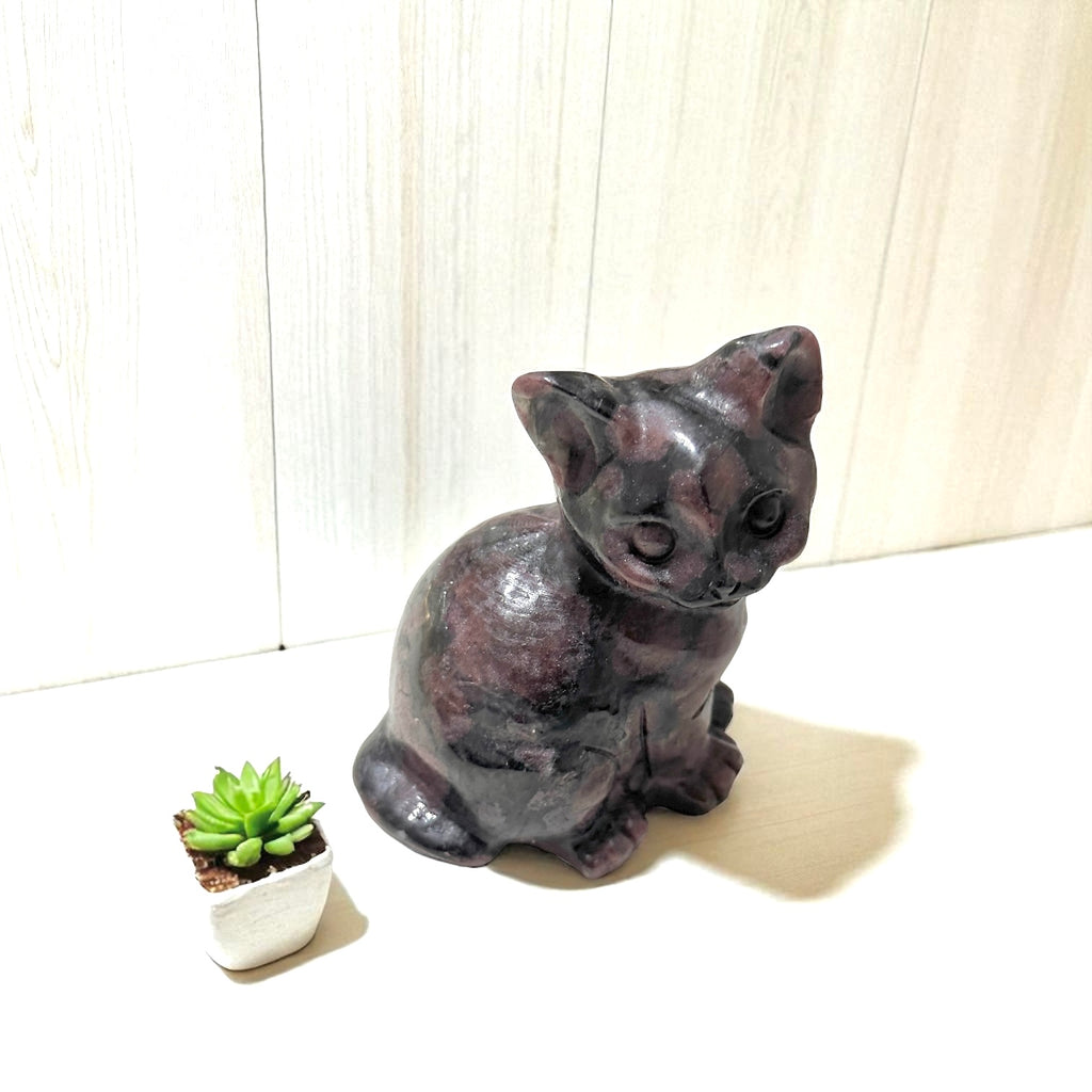 Garnet Cat Prosperity Guard 70mm