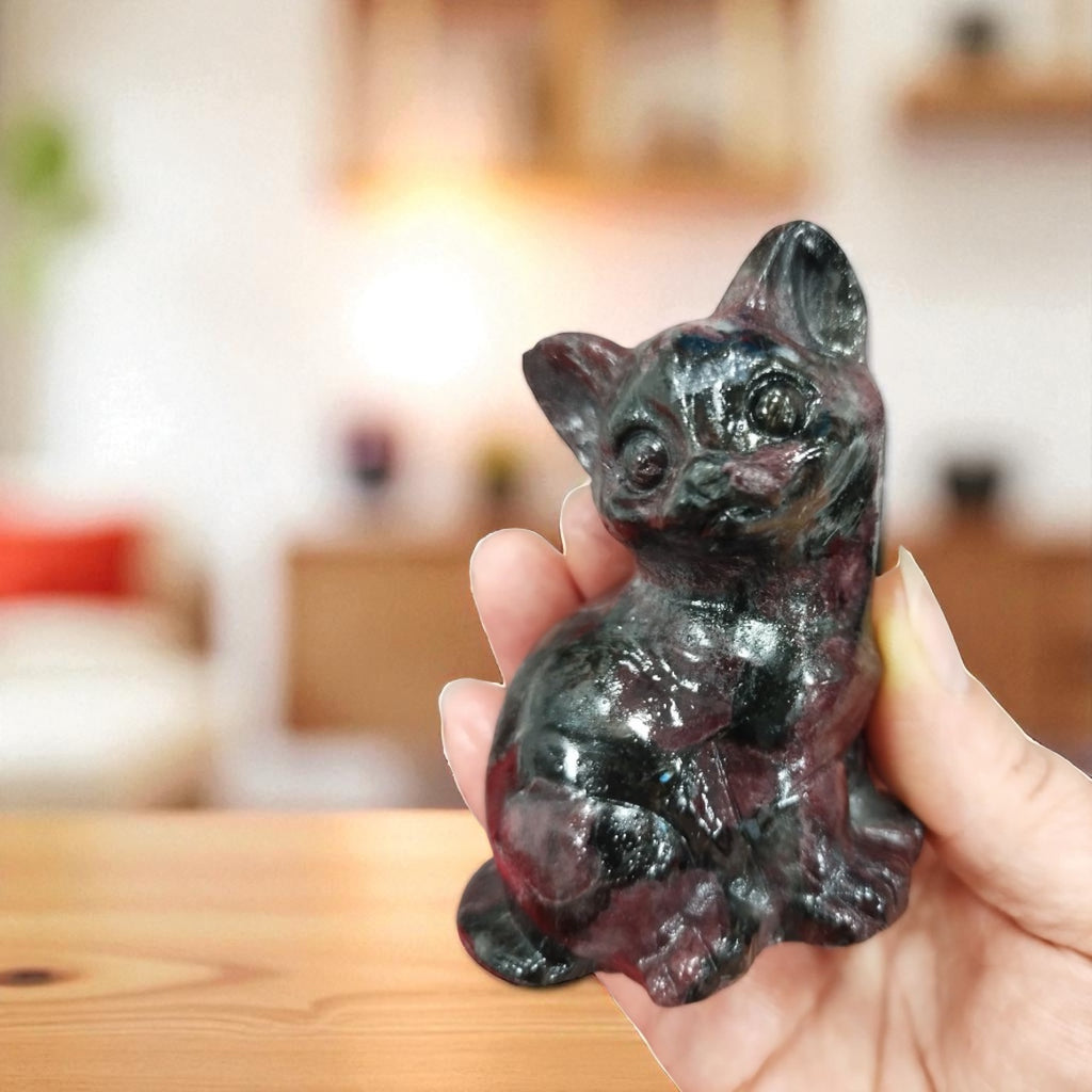 Garnet Cat Prosperity Guard 70mm