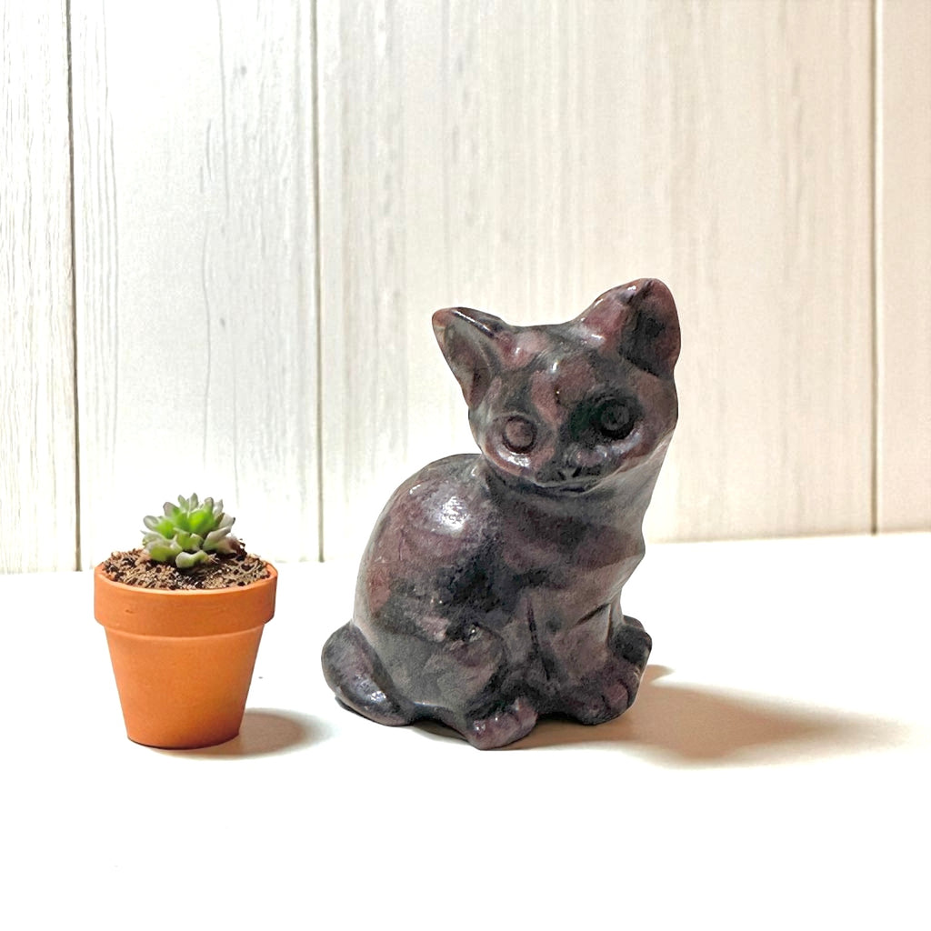 Garnet Cat Prosperity Guard 70mm