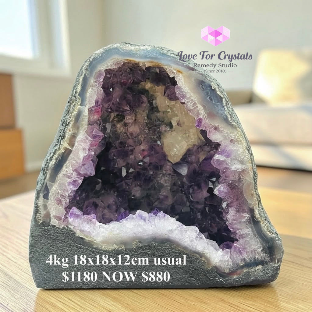 Amethyst Geode Cave for Table (Rio Grande do Sul Brazil) - 4kg 18x18x12cm - Amethyst