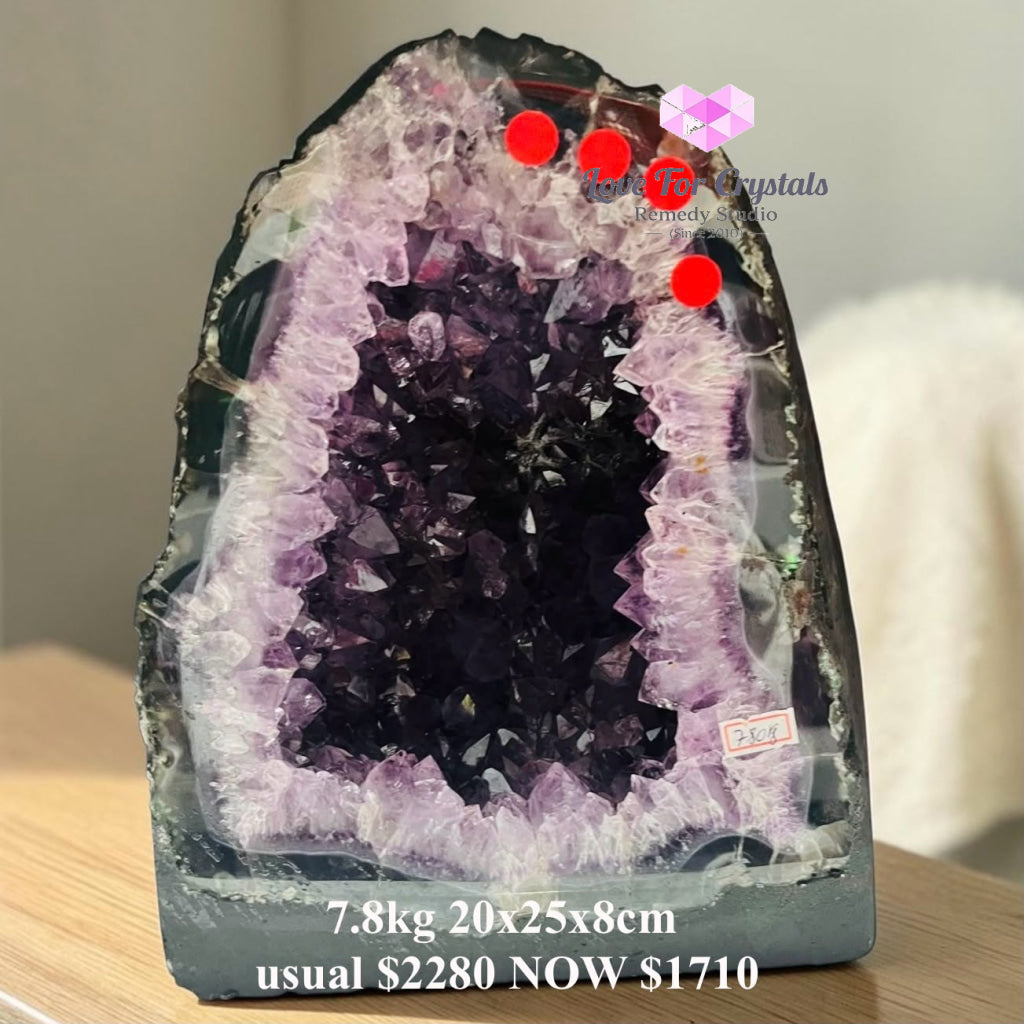 Amethyst Geode Cave for Table (Rio Grande do Sul Brazil) - 7.8kg 20x25x8cm - Amethyst