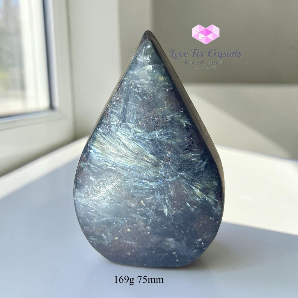 Astrophyllite Flame (Russia) Firework Stone - 169g 75mm - Astrophyllite