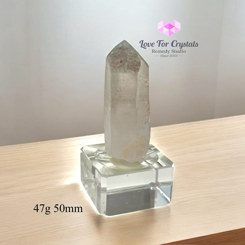 Green and Red Phantom Point in acrylic stand (Brazil) 47g 50mm Phantom Quartz