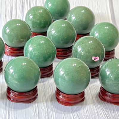 Green Aventurine Spheres 30-40Mm Series With Wooden Stand