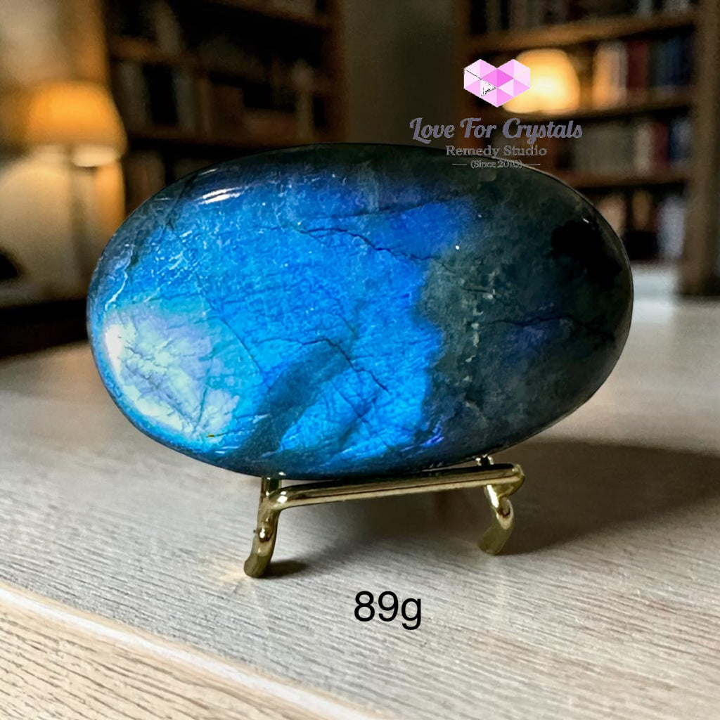 Labradorite Palm Stone with stand (50-70mm) - 89g - Labradorite