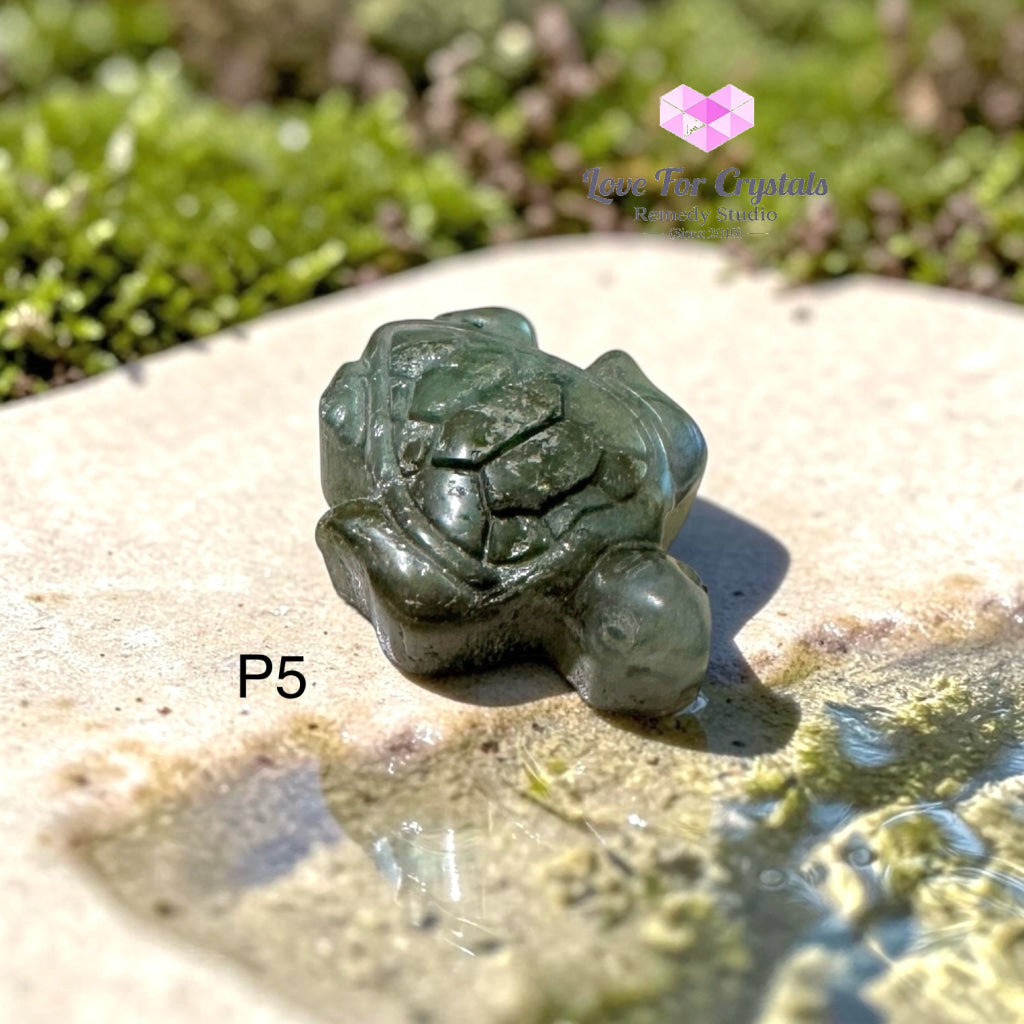 Mini Labradorite Tortoise 30mm (Protection • Luck • Steady Progress) - Photo 5 - Labradorite