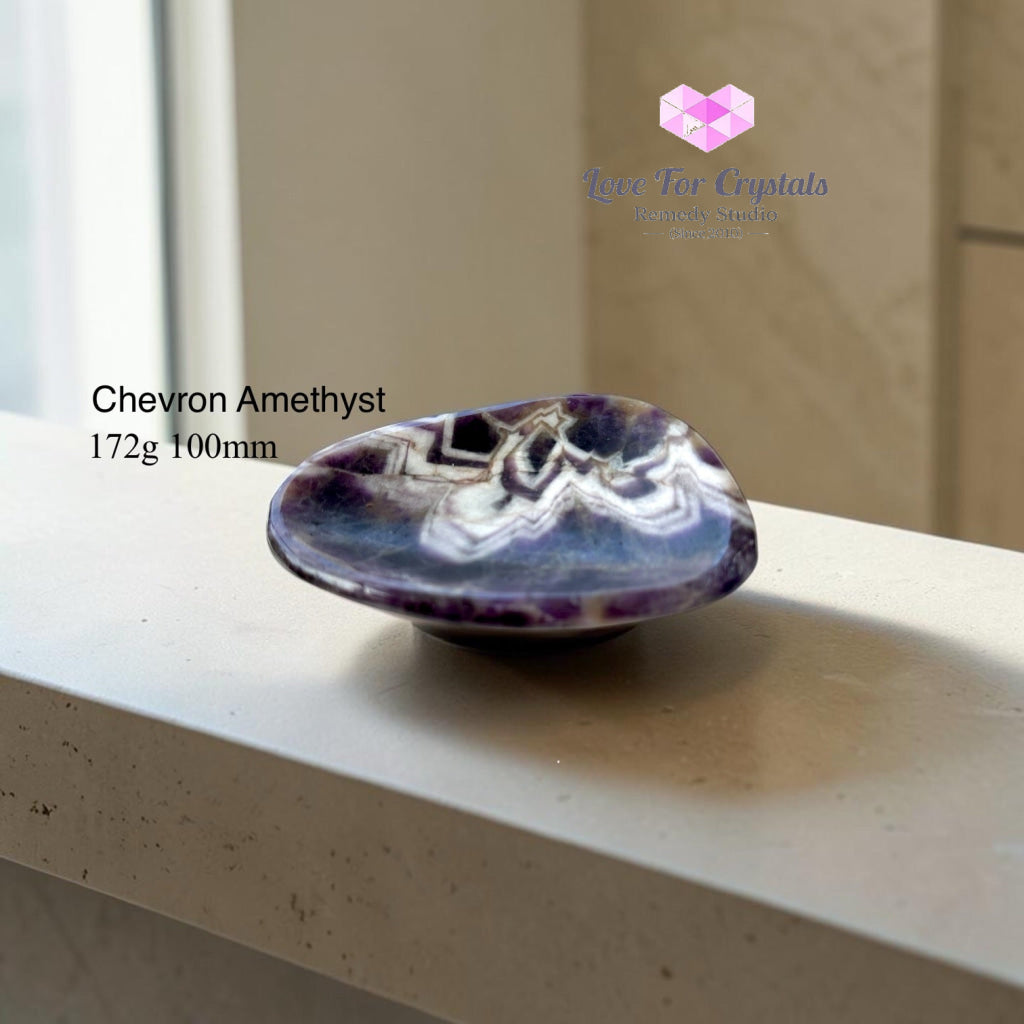 Natural Crystal Bowls, Energy Holders for the Home - Chevron Amethyst 172g 100mm - Carved crystals