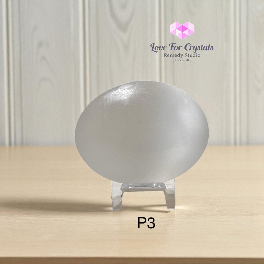 Selenite Palm Stone with stand 50mm Photo 3 Selenite