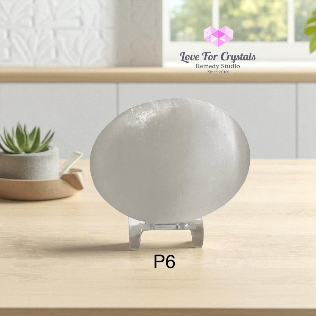 Selenite Palm Stone with stand 50mm Photo 6 Selenite